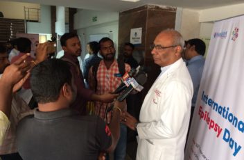 Dr. Mohan Das with media on MastishK launch 